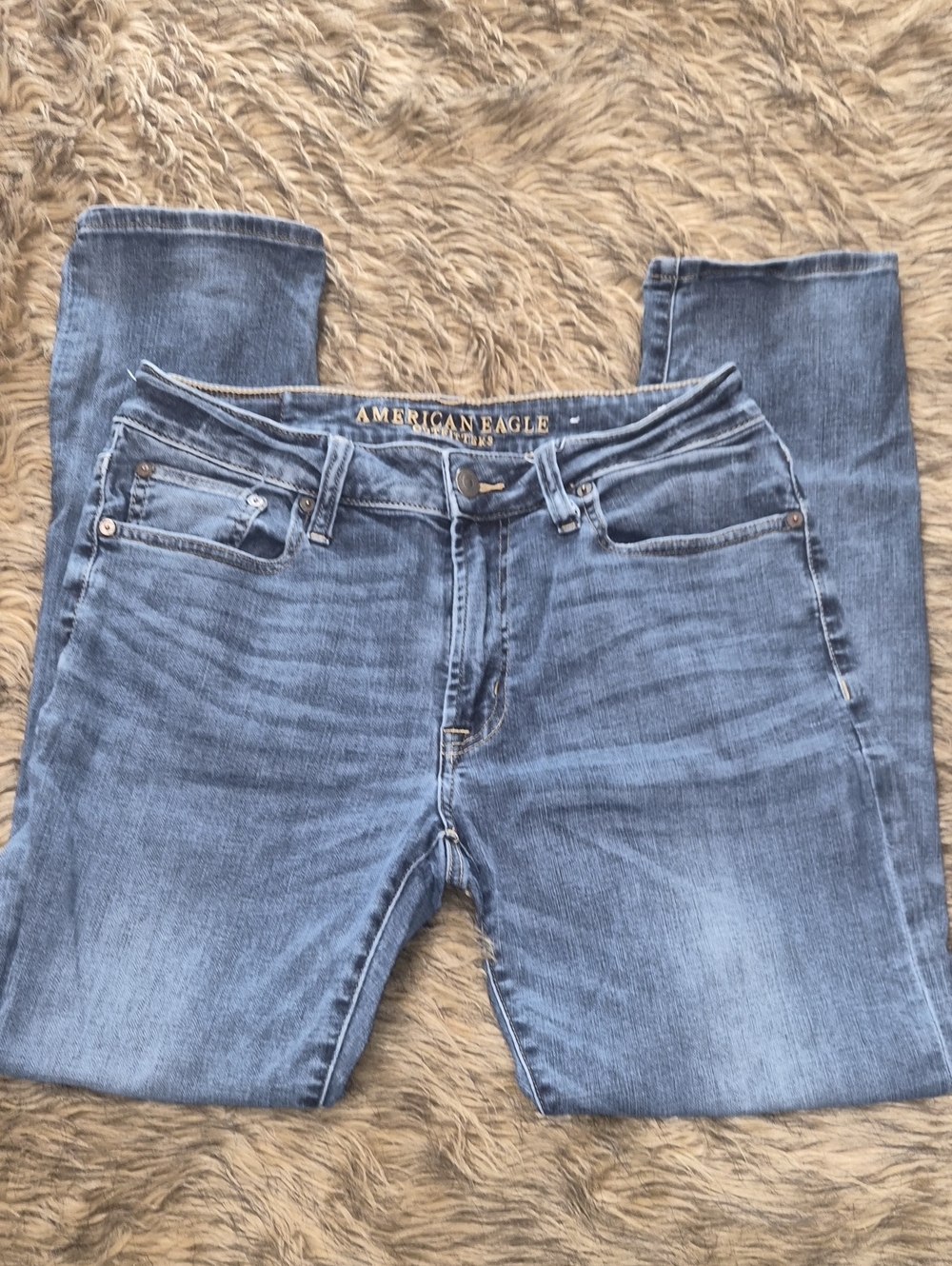 American Eagle Outfitters Women’s Light-Medium Blue Skinny Jeans